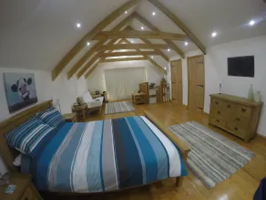 Character Barn, National Park Private courtyard, peaceful, log burner sleeps 4 - Image 5