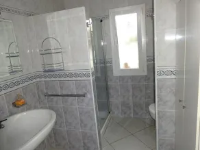 Casa de férias isolada perto da praia, piscina, tênis, Wi-Fi - Image 2
