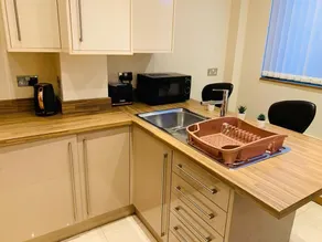 Executive Apartment a very short walk to the Sunderland metro and train station. - Image 4