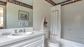 Contemporary Southampton Village Home Walking Distance to Town, Pool,... - Image 5