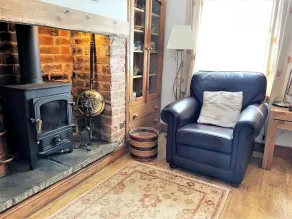 Pass the Keys Cosy Cottage with Views Over the Shropshire Hills - Image 2