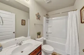Immaculate home in Atlanta Near the Airport/w private bathrooms Big smart TVs  - Image 5