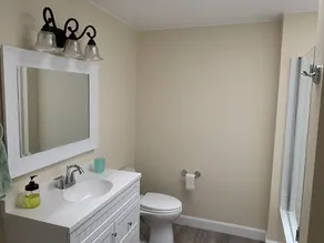 Brights Grove Lake View Cottage - Image 4