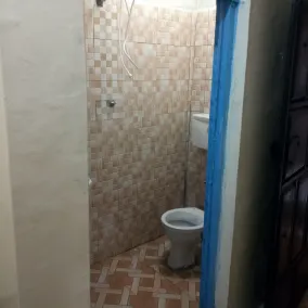 Tausi Bar & Lodging - Image 2
