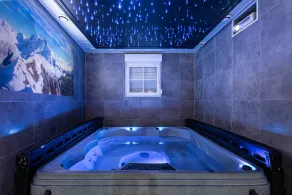 Villa 200m² with private spa, barbecue, table football - Image 2