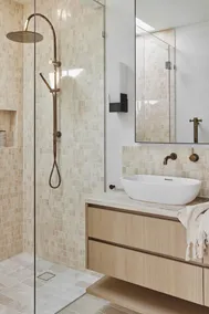 Effortless Coastal Luxury - Image 2