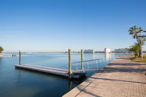 Venez à votre endroit heureux! 2/2 communauté riveraine rez de chaussée Condo! - Image 2