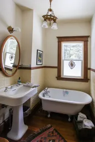 Beautiful property, spectacular view. House + guest house, close to Yellowstone. - Image 4