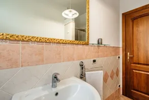 Apartamento 'La Casa Nel Verde' con terraza privada, Wi-Fi y aire acondicionado - Image 5