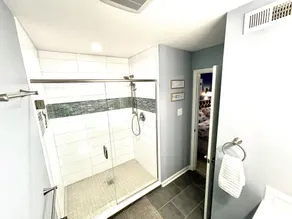 Oceanfront 2 bedroom 2 bath condo, beautifully decorated and maintained - Image 3
