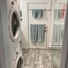 Modernt, helt nytt hem, bra läge w / saltvatten pool & badtunna! - Image 2