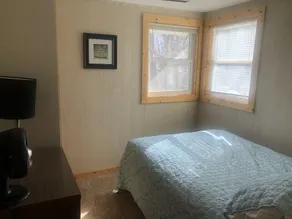 The quiet cottage on a large lot for privacy - Image 4