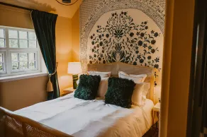 4 Season's Splendour : Artist Nest in Walled Garden on 2000 acre Seaside Estate - Image 2