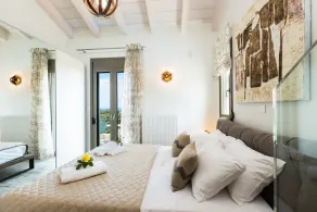 Luxury Villa With Private Heated Pool, Childrens Fenced Area, Near The Beach & The Town - Image 3
