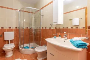 Ferienwohnung Mit Meerblick und Pool - Image 2