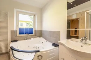 Superior Apartment with IR-Sauna & Whirlpool bath I - Image 4