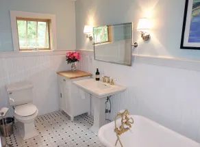 Silver Lake Lakefront Home - Image 4