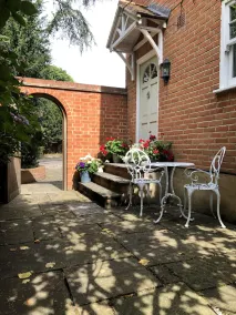 Tranquility in the heart of Wimbledon Village with stunning Common views - Image 4