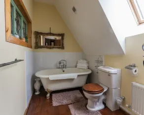Country Retreat - Ideal for Touring - Image 5