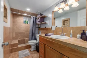 Spacious home. Perfect for large groups family friendly 5 bed/ 3 bath   - Image 3