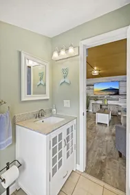 Pristine Waterfront Cottage - Home Away From Home!! - Image 5