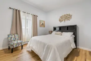 Cozy newly remodeled home close to major amenities  in Connecticut a - Image 5