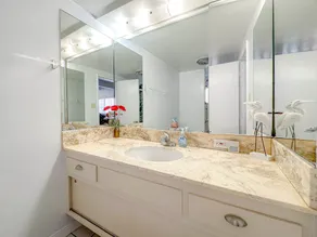 3-Beds just 100m from white sands of Hermosa! - Image 2