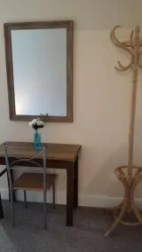 Riverbank Guest House - Image 4