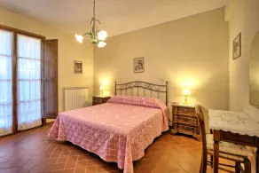 Apartment i Gorgognano med 3 sovrum som kan rymma 6 - Image 3