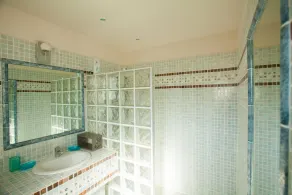  Private villa  and large  pool 08 mn from Porto Vecchio and marvellous beaches  - Image 3