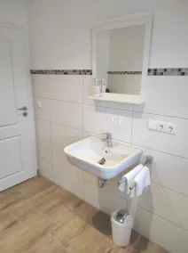 Ampio appartamento al piano terra con giardino d'inverno - Image 3
