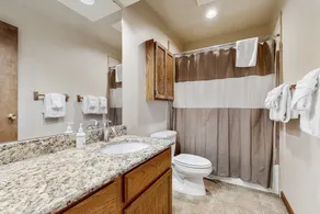Comfortable home with breathtaking mountain views and high-speed WiFi - Image 2