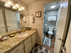 MEILLEUR EMPLACEMENT 2 Ascenseur Bd / 2BA Main St Ville Familiale Condo Capacité 6-8 personnes - Image 3