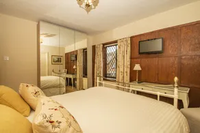The Pack Horse SC Apartments & Cottage Offers available - Image 5