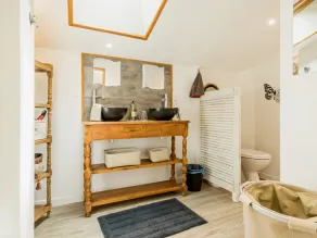 Charming Renovated Barn with Pool and WiFi - Image 3