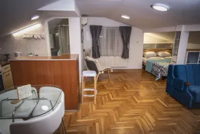This is a great location if you know Vracar . It's also very private and quite. - Image 4