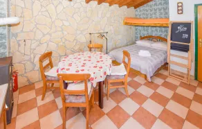 House Volak - Image 4