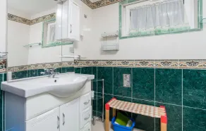 Nice Apartment In Jablanac With House Sea View - Image 3