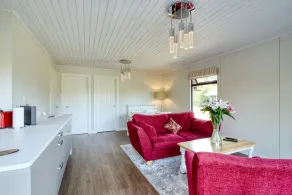 2 bedroom lodge with stunning loch mountain views - Image 4