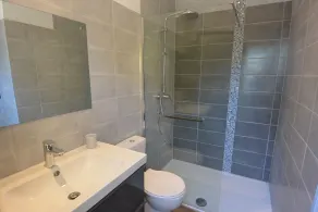 Alpilles Luberon, Mas 4 étoiles, climatisé, piscine chauffée, 9 chambres 7 SDB - Image 3