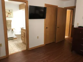 Close to Storyland & hiking trails with AC system including all sleeping areas. - Image 5