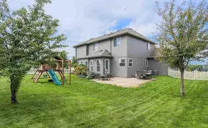 CLEAN Updated & Spacious Family Home! - Image 3