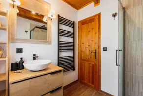 Chalet Soleada with Fireplace and Terrace for 5 - Happy Rentals - Image 5