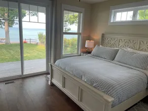 Beautiful waterfront home with private beach. - Image 4