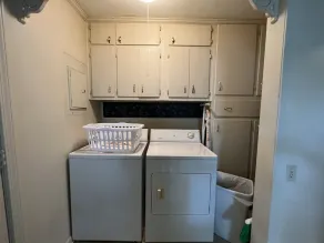 Grandma's Cozy Cottage - Image 3