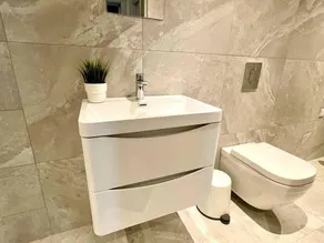 Stunning 2 bed - free parking -5 min walk to beach - Image 3