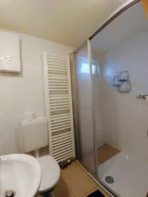 Holiday Apartment 'Gästehaus Koblenz' with Private Terrace and Wi-Fi - Image 3