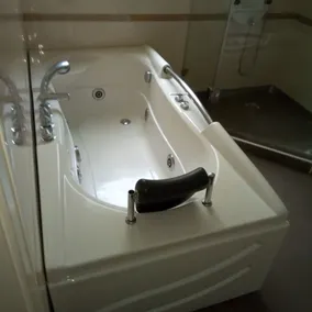 Gardens Serviced Apartment - Image 4