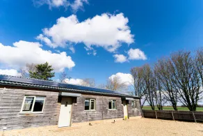 Elm Cottage - Stylish & Sunny Studio Flat with Countryside Views - Image 5