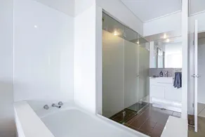 Stadium Vue, 3Bd,Riverview Pool, 300m to S/Stadium - Image 4